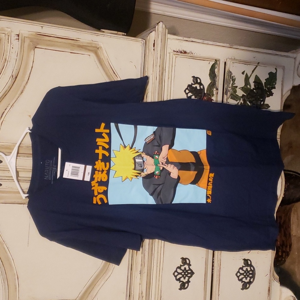 NWT UNISEX TSHIRT